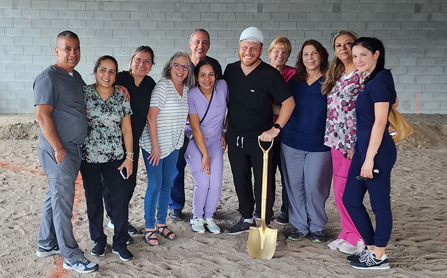 Florida Gardens Dental Center | Digital Radiography, Implant Dentistry and Dental Cleanings